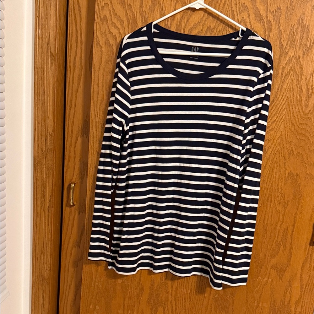 GAP Classic Navy and White Striped Tee